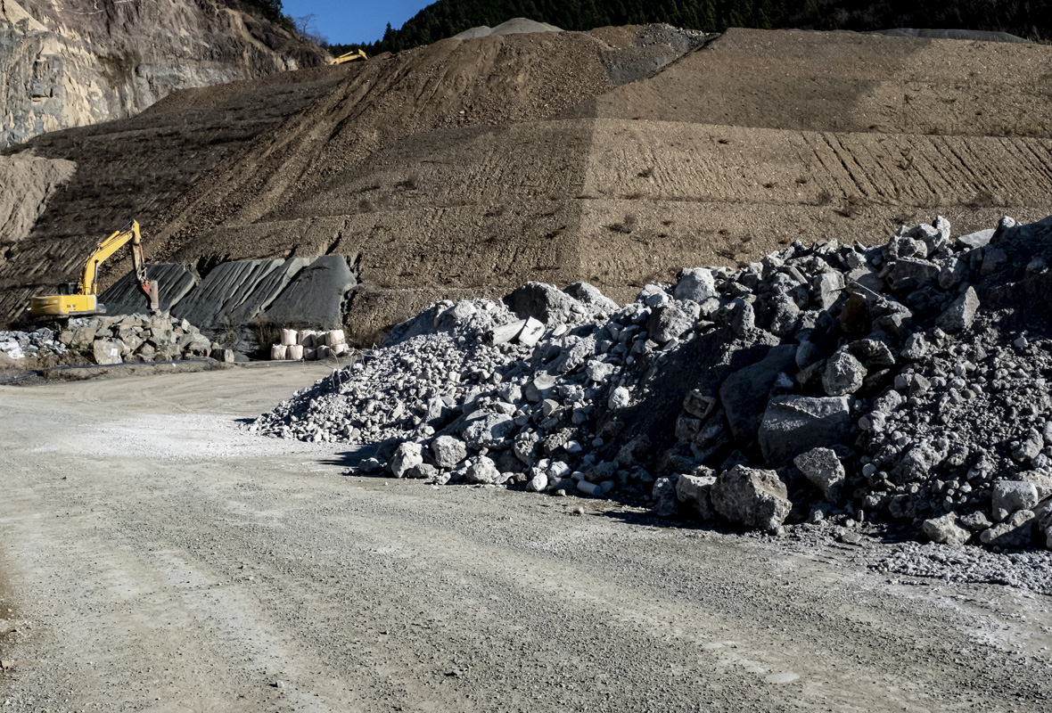 妙見山砕石工場